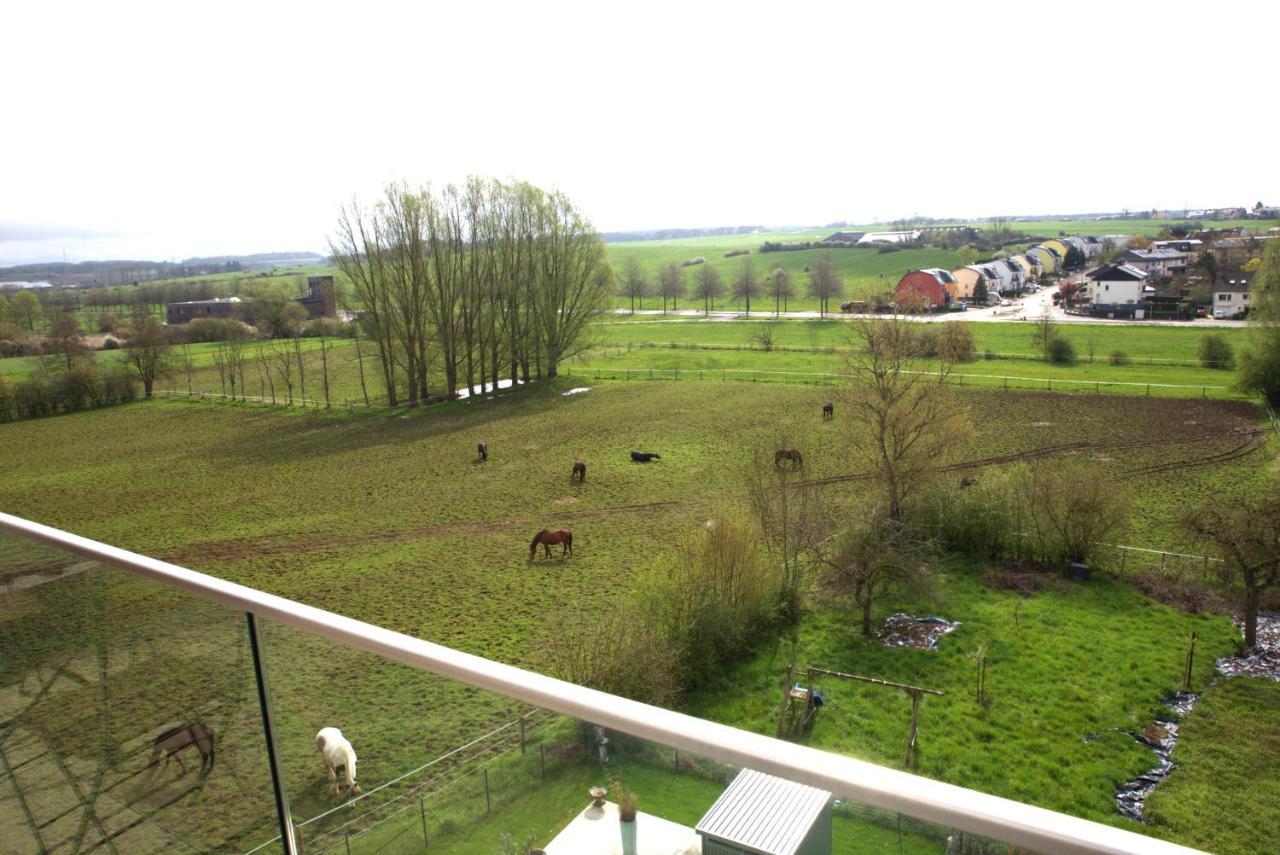 Peaceful Modern 2 Bedroom Penthouse With Nice View Hesperange Exterior foto